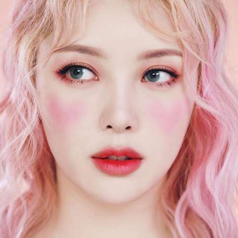 Корейский макияж в розовых оттенках