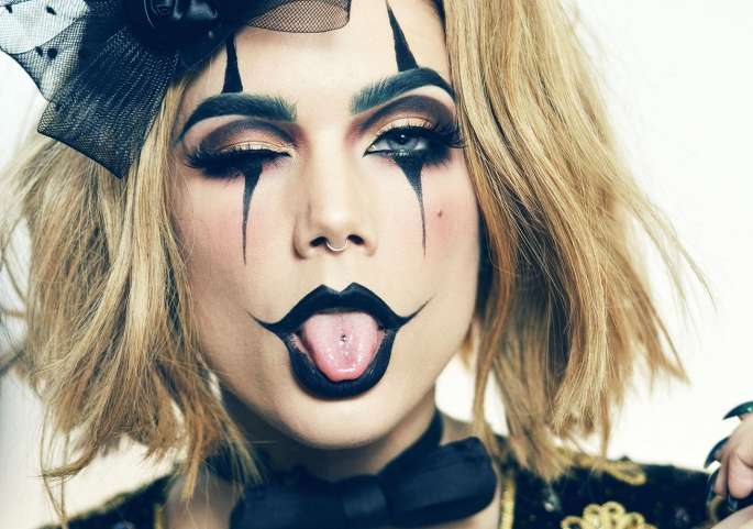 Секси-ведьма: как сделать красивый макияж на Хеллоуин