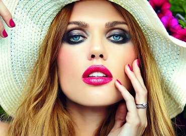 Красивый яркий макияж 2022 для карих, голубых, зеленых глаз: пошаговая инструкция с фото-примерами