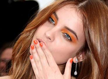 Как носить оранжевые тени: правила выбора оттенка и фото-идеи макияжа с оранжевыми тенями